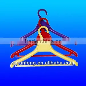 Plastic Clothes Rack/hanger thumbnail-1