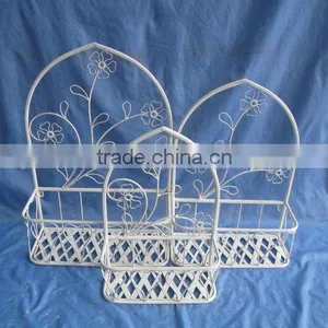Very Ninc Wrought Iron Wall Bracket for Hanging Plant thumbnail-1