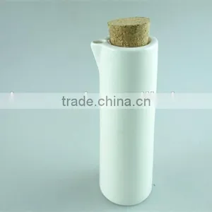 White Ceramic Pot for Wine Use With Wooden Cover in Stocklot thumbnail-1