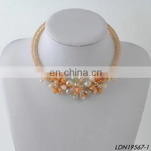 Beaded Choker Necklace With Flower thumbnail-4