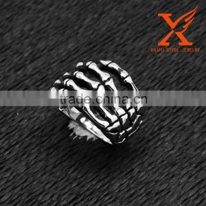 In Stock Superman Simple Design Striation Skeleton Hands Skull Finger Stainless Steel Rings thumbnail-3