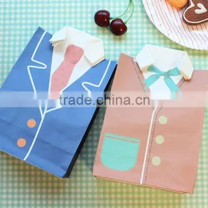 Packaging Charcoal Handbag Shape Paper Gift Bag thumbnail-1