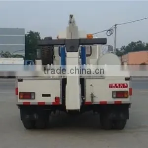 Dongfeng Road Towing Truck Heavy Wrecker With Hydraulic Crane on Hot Sale thumbnail-2