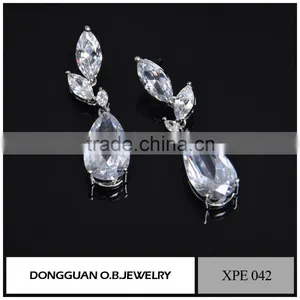 Simple Gold Earring Designs for Women With Big Diamond Earring thumbnail-2