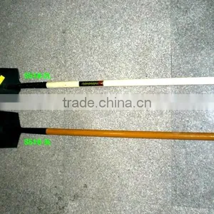 518 Shovel With Wooden Handle thumbnail-1