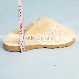 Discounted Women Various of Plush Slippers Stock thumbnail-3