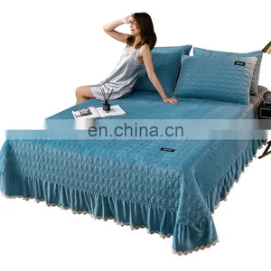 Wholesale Comforter Folded Soft Velvet Lightweight Coverlet For All Season Embroidery Quilt thumbnail-3