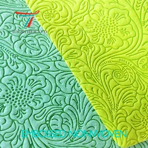 80gsm Embossing Non-woven Fabric Packaging Material Flower Wrapping Emboss pp Non Woven Fabric Roll thumbnail-1