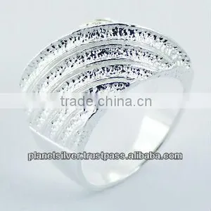 Highly Elegant Cast Sterling Silver Concave Arcs Ring thumbnail-1