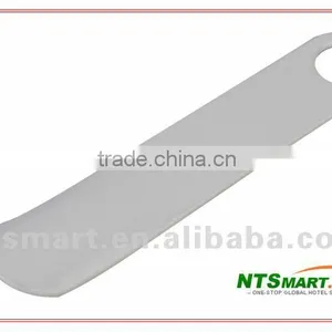 Guestroom Plastic Shoe Horn thumbnail-1