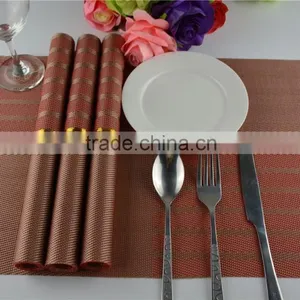 Red Classics Non-slip Insulation Moor Crossweave Woven PVC Non-slip Insulation Placemat Washable Table Dish Mats thumbnail-3