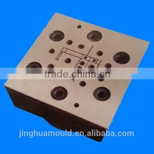 Extrusion Tool for Plastic Profile With American Style thumbnail-1