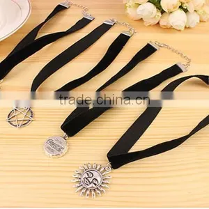 Hot Sale Clavicle Necklace Europe Style Black Suede Elastic Necklace thumbnail-1