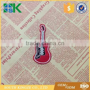 EMBROIDERED ACOUSTIC GUITAR PATCH Iron-on MUSICAL INSTRUMENT Applique MUSICIAN thumbnail-2