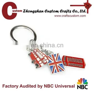 London Bus and Flag Metal Enamel Key Chain thumbnail-1