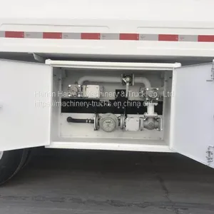 Sinotruk Howo 4x2 5000 Liters Fuel Tank Truck Oil Tanker thumbnail-5