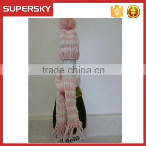 C1570 Wine Bottle Cover for Christmas Wine Bottle Knit Hat Scarf Set Decorations for Wine Bottle thumbnail-2