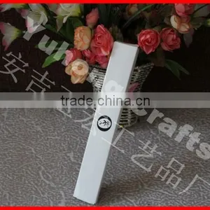 White Paper Box Used for Holding Ladies Fan thumbnail-2