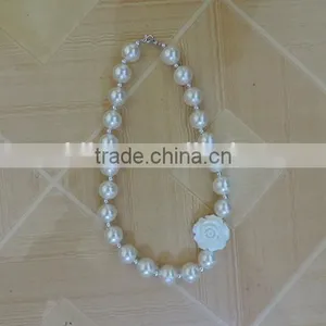Baby Girl Flower Necklace Peral Crystal Symmetric Kids Clothes Accessories Wholesale 2016 Children Jewelry thumbnail-1