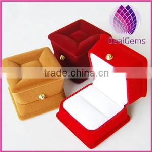 China Supplier Velvet Jewelry Box Custom Logo Luxury Ring Box Velvet thumbnail-1