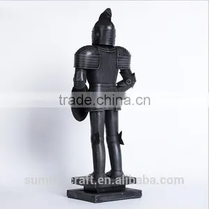 Wholesale Vintage Metal Knight Statue Bar Decor thumbnail-2