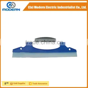 A Very Popular Car Cleaning Window Squeegee thumbnail-1