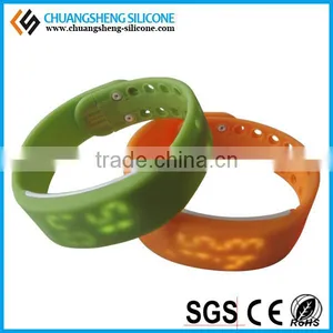 Outdoors Sports Accessory Pedometer, Silicone Wristwatch thumbnail-2