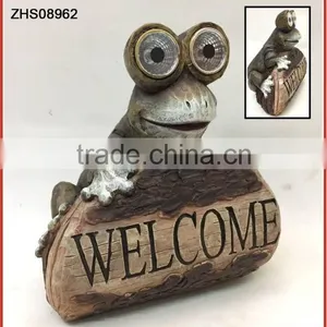 Modern Resin Art Welcome Frog Outdoor Lighting Fixture thumbnail-1