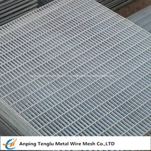 Stainless Steel 304 Heavy Gauge Welded Mesh thumbnail-1