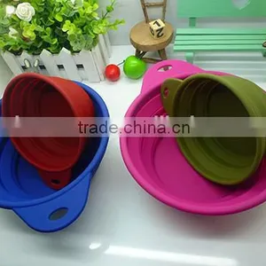 Silicone Collapsible Dog Travel Bowl With a Handle thumbnail-4