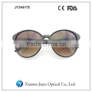 Popular Design Polarized Sunglasses for Men and Woman With High Quality and Customized Logo thumbnail-2