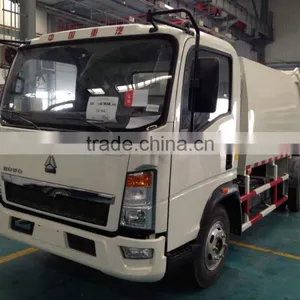 Sinotruk Howo Small Garbage Truck thumbnail-1