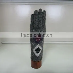 Woolen Gloves thumbnail-1