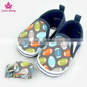 Cute Rugby Pattern Newborn Brown Color Crib Shoes Baby Shoes Matching Pacifier Clip thumbnail-1
