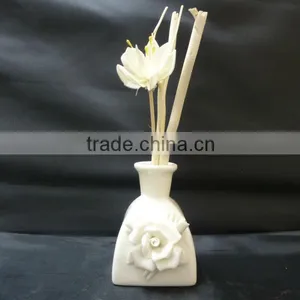 White Ceramic Oil Diffuser With Rose thumbnail-1