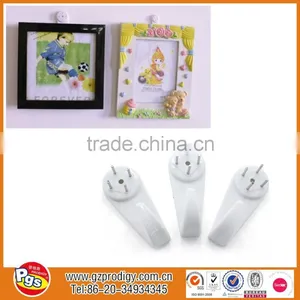 Small Decorative Screw Concrete Wall Hooks thumbnail-6