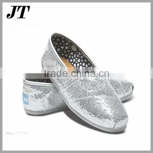 Brand Name Classic Canvas Shoes Excess Inventory for Sale thumbnail-1