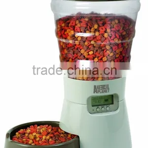 Large Capacity Automatic Pet Feeder thumbnail-1