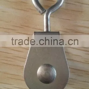 7/8" Swivel Nylon Rope Pulley thumbnail-1