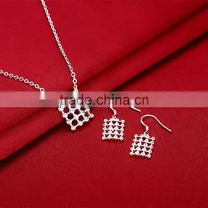 2017 New Cubic Crystal Earrings thumbnail-3