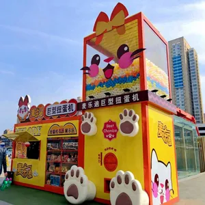 Outdoor Large-scale Combined Gashapon Machine – a Shopping Mall Promotion Gift Redemption Machine and Interactive Device. thumbnail-4