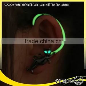 1pc Order Support Cat Glow in the Dark Girls Small Earrings thumbnail-1
