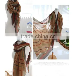 2014 Hotsale 100% Polyester Geometic Printed Woman Scarf thumbnail-1