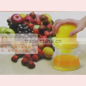 400ML New Design Multifunctional Plastic Manual FruitJuicer With Measuring Cup thumbnail-6