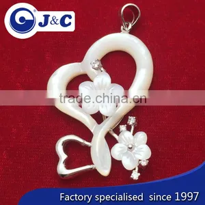 High Quality Fashion White Mother of Shell Engraved Pendant thumbnail-1