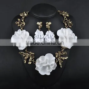 Hot Resin Necklace Earring Flower Jewelry Set thumbnail-2