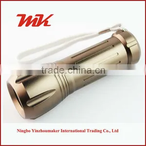 9 LED Aluminum Flashlight thumbnail-1