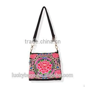 Chinese Wholesale Embroidery Canvas Messenger Bag Shoulder Bags for Women thumbnail-3