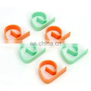 Wholesale Plastic Table Cover Cloth Clamps Tablecloth Clips thumbnail-2