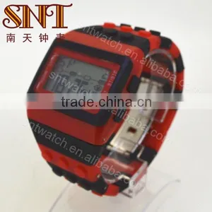 New Arrival LCD Watch Wholesale Price on Promotion thumbnail-3